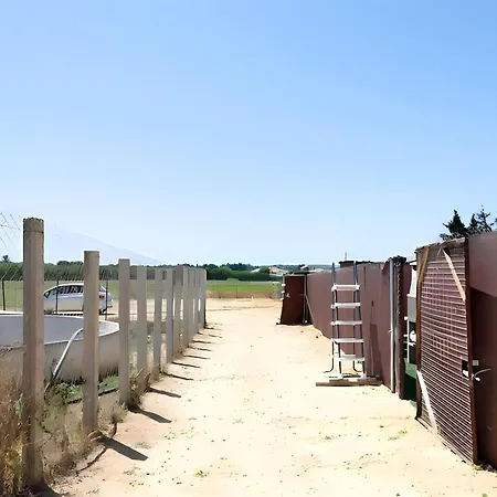 Cerca De La Playa Con Piscina, Jardin Campsite