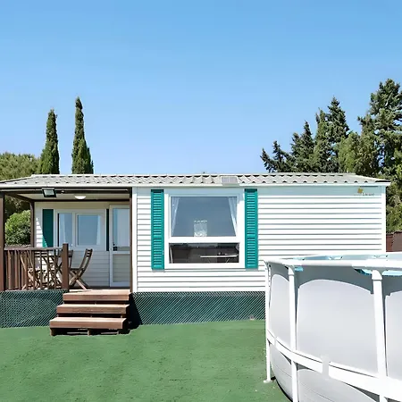Cerca De La Playa Con Piscina, Jardin Campsite